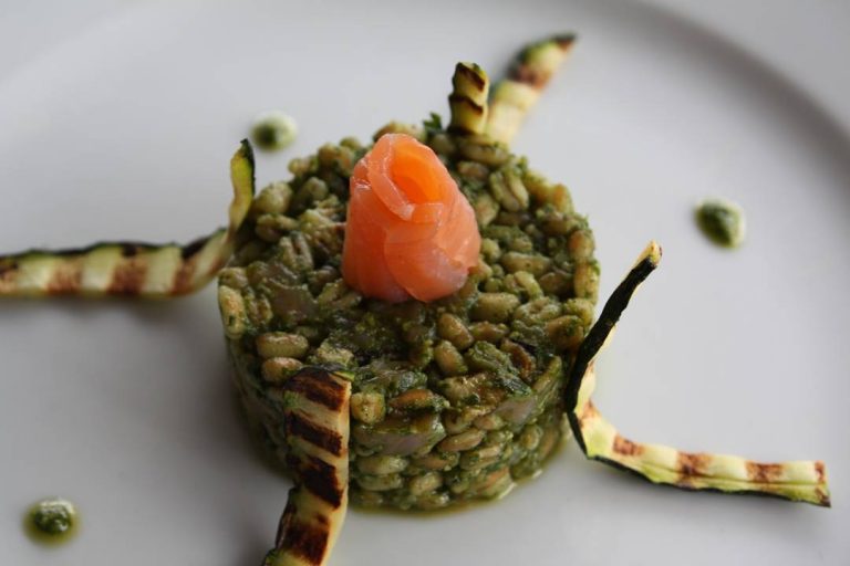 Farro al pesto con salmone affumicato e zucchine Fulvio e le sue Ricette