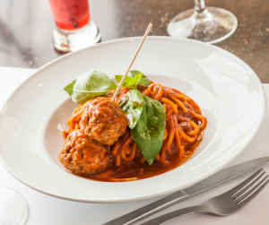Spaghetti con polpette: un mito italo-americano